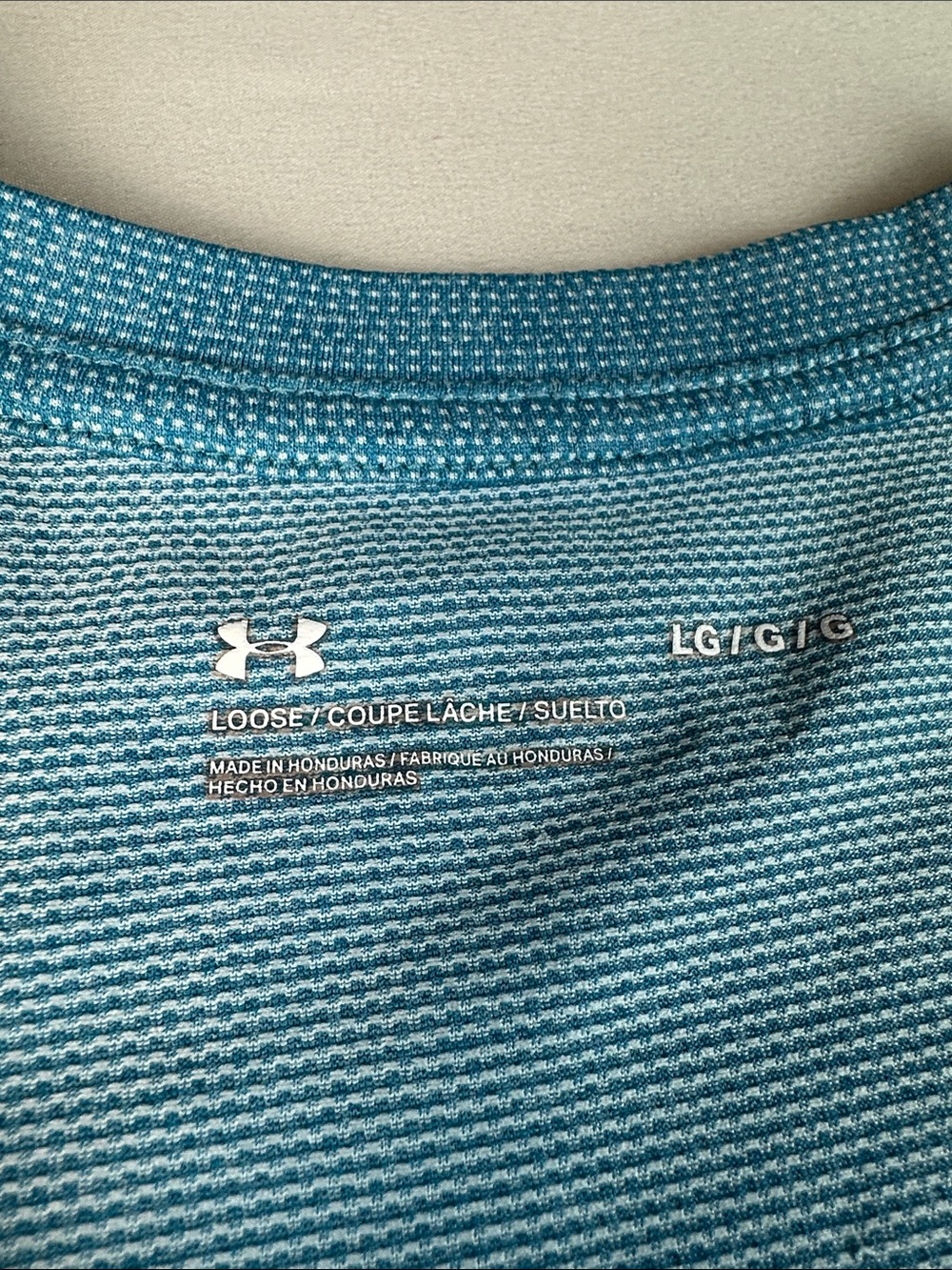 Under Armour Women’s Shirt Teal Short Sleeve V-neck Tee - Picture 2 of 7